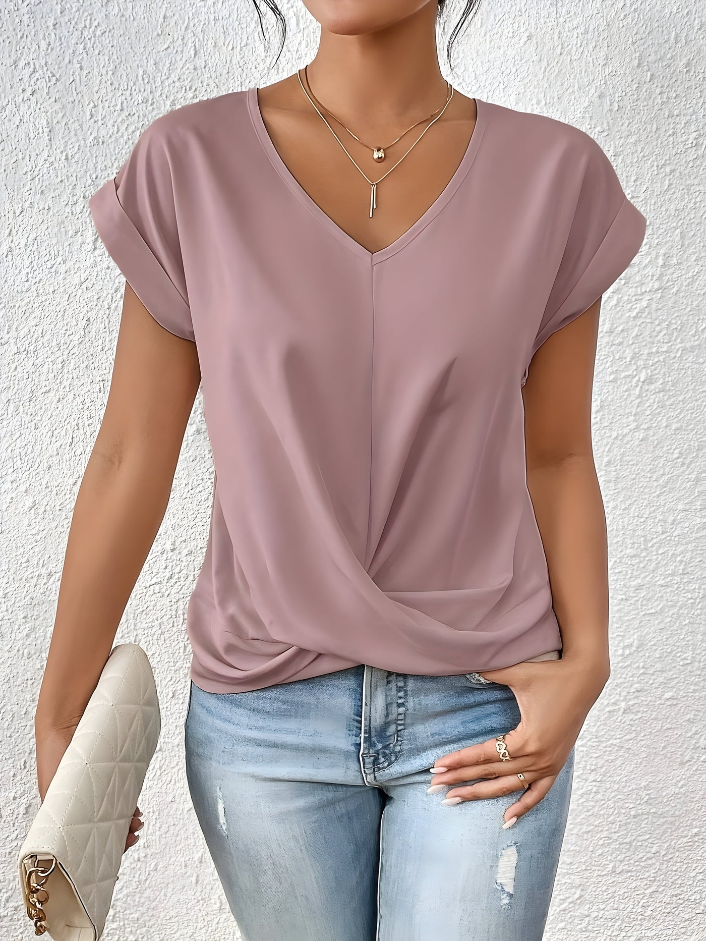 Faina | Chemise élégante à col en V